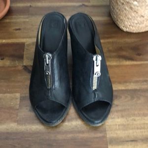 Frye Mules black size 8